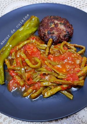 Une photo de Kefta et haricots verts en sauce 🍴