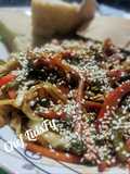 Repollo salteado con huevo y salchichas... LuisFy