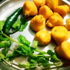 A picture of Moong dal pakodi.