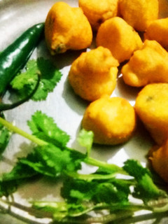 A picture of Moong dal pakodi.