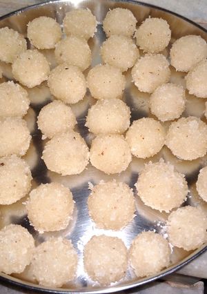 নারকেল নাড়ু (narkel nadu recipe in Bengali) রেসিপির প্রধান ছবি