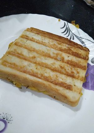 A picture of Grilled potato sandwich.