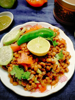 लोबिया चाट (lobia chaat recipe in Hindi) रेसिपी मुख्य फोटो