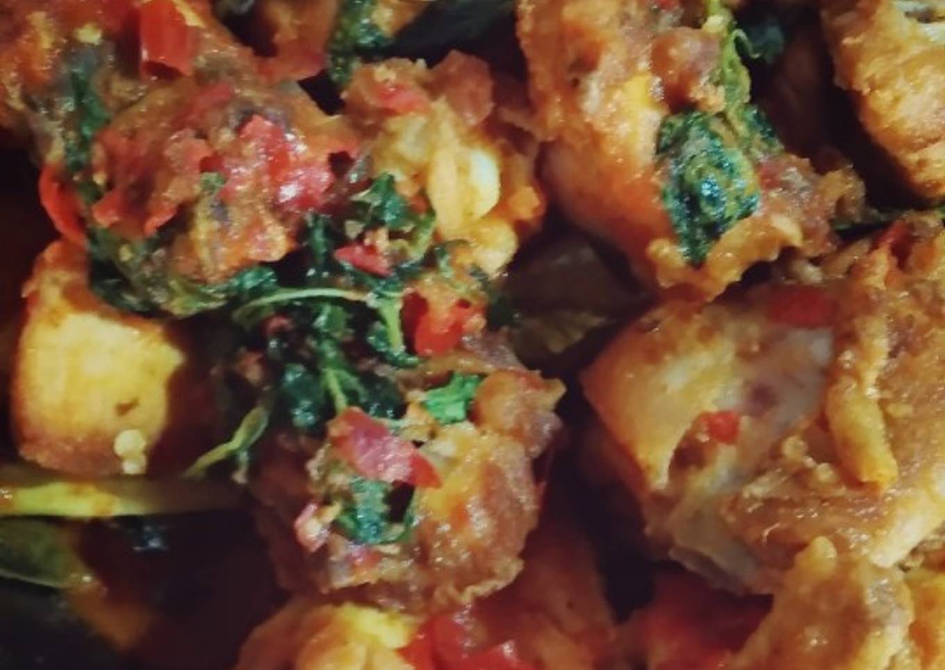 9.Ayam bumbu rica-rica pedas
