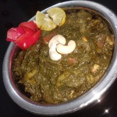 A picture of Palak dum aloo.