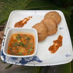 A picture of Mung dal kachodi.