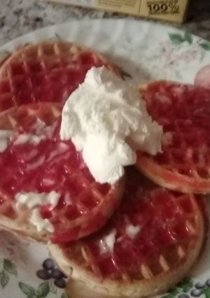 A picture of Strawberry 🍓 waffles.