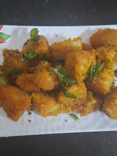 आलू की स्टीम इडली (aloo ki steam idli recipe in Hindi) रेसिपी मुख्य फोटो