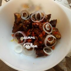A picture of Peppered meat.