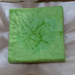 A picture of Bolu Kukus Pandan.