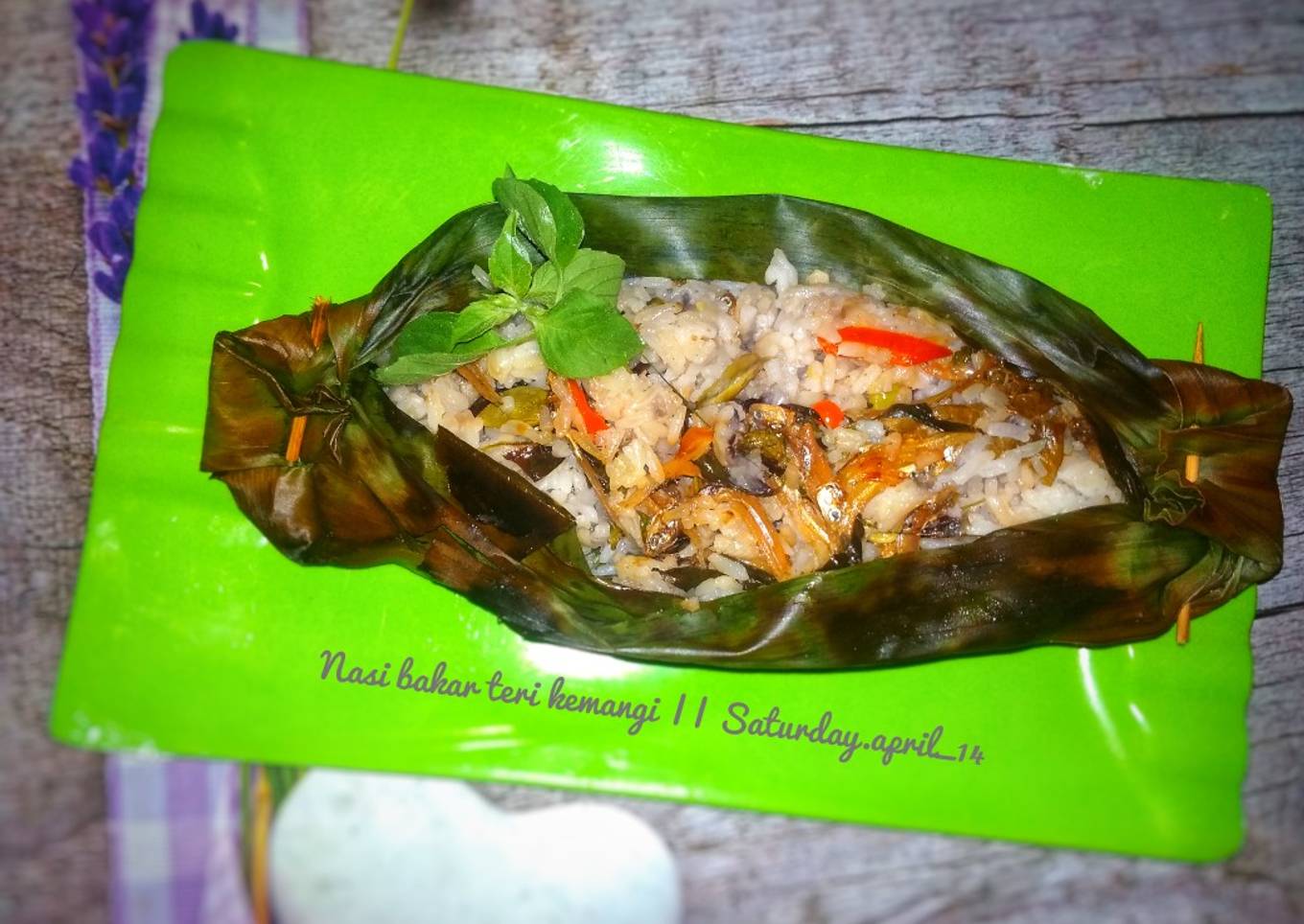 Nasi Bakar Teri kemangi