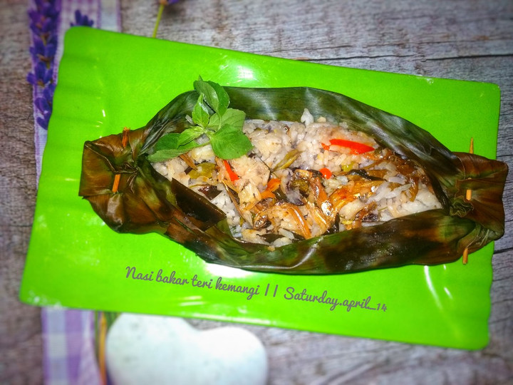 Standar Bagaimana cara memasak Nasi Bakar Teri kemangi dijamin sesuai selera