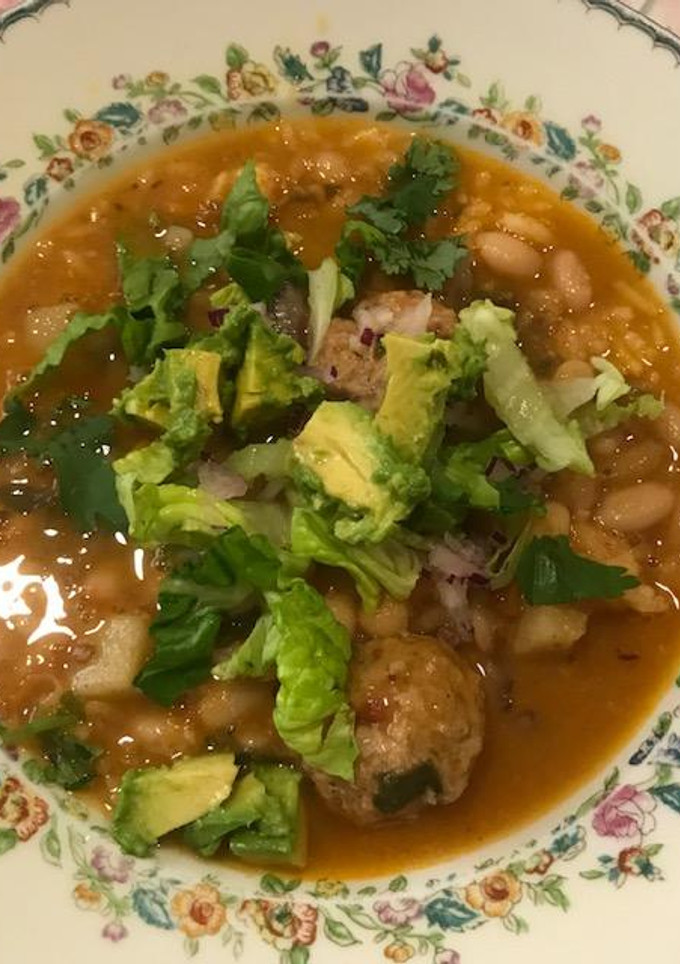 Una foto de Potaje yucateco con albóndigas Cris