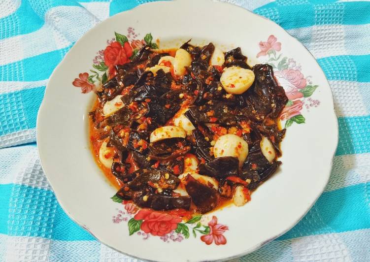 Jamur kuping bakso ikan balado