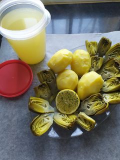 Una foto de Corazones de alcachofa con patatas
