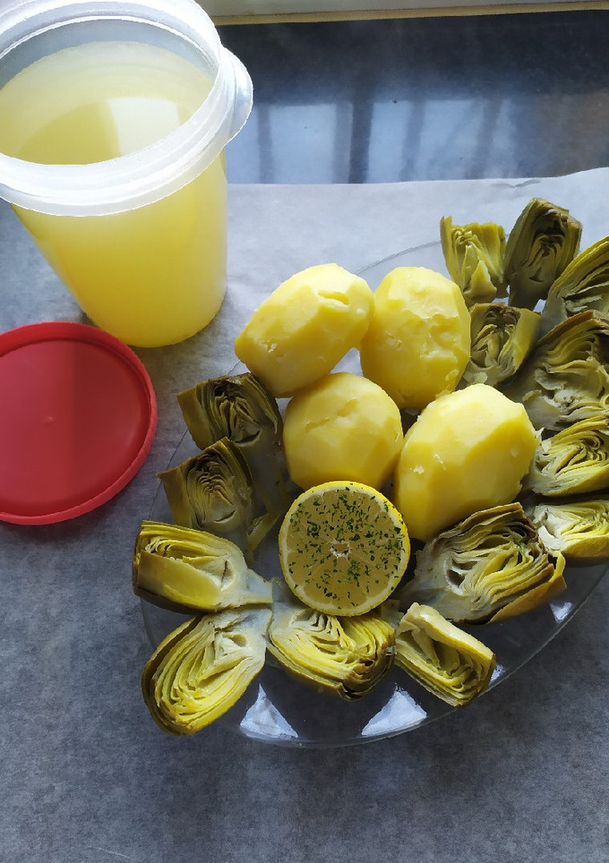 Una foto de Corazones de alcachofa con patatas