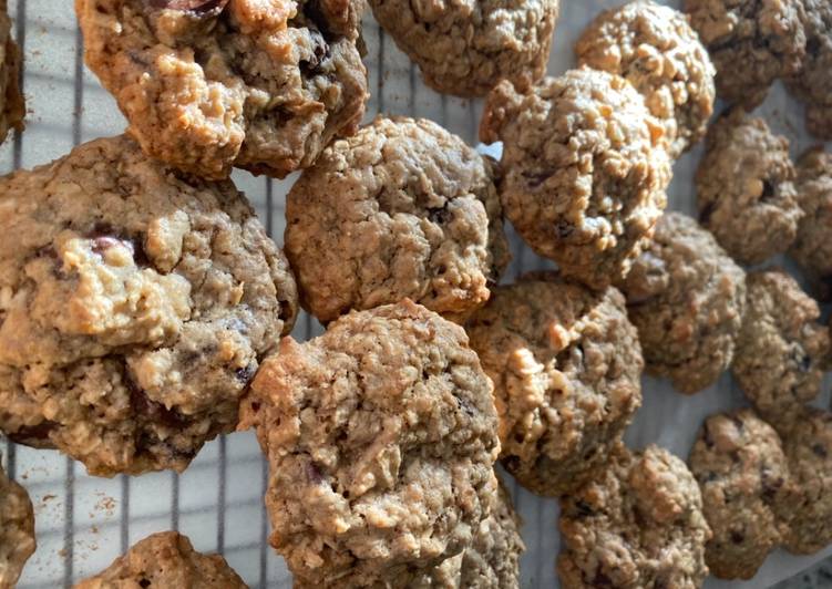 How to Make Homemade Sourdough Oatmeal Cookies