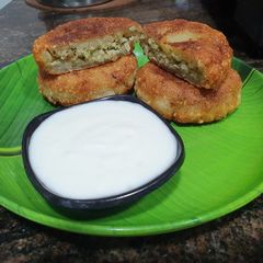 A picture of Upvasache Stuffed Sabudana Kachori.