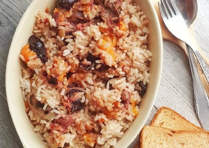 Плов с сухофруктами на кокосовом масле