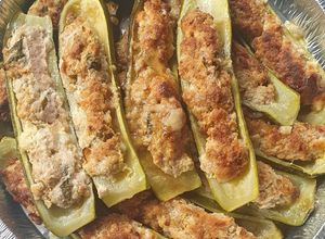 Foto di Barchette ripiene di zucchine, tonno e parmigiano