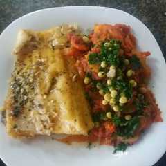 A picture of Bacalao al horno con portuguesa.