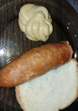 Főtt füstölt kolbász recept fotója