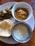 लुची विद मटर और बूंदी रायता(loochi with matar aur bundi raita recipe in hindi)