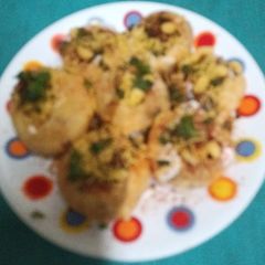 A picture of Roadside Dahi Batata Puri.