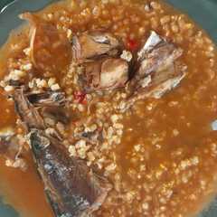 Una foto de Arroz con caballa (tipo caldero)