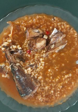 Una foto de Arroz con caballa (tipo caldero)
