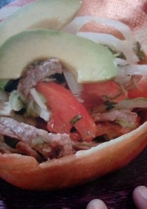 Una foto de Cazuelas de salpicón con aderezo de vinagreta 🍲