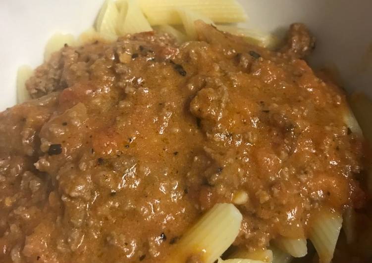 Recipe of Quick Vodka sauce with beef and bacon