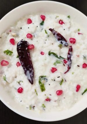 A picture of Thick curd rice.