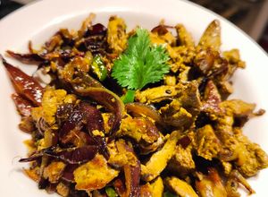 Hình của món Gan gà xào cay.