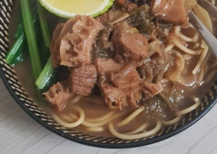 makanan Chinese Beef Noodle yang merasakan kenyamanan