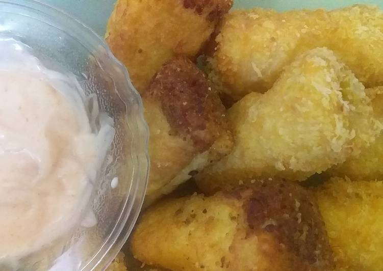 Roti goreng sosis abon