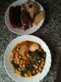 Una foto de Cocido de acelgas con pringá