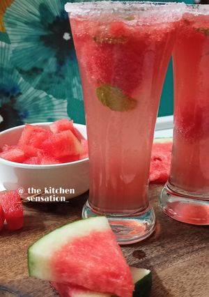 A picture of Refreshing watermelon mojito.