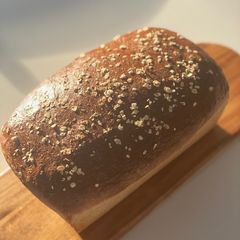 A picture of Honey and oat soft bread.