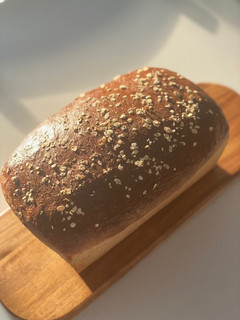 A picture of Honey and oat soft bread.
