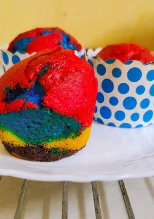 A picture of Rainbow muffins 🌈.