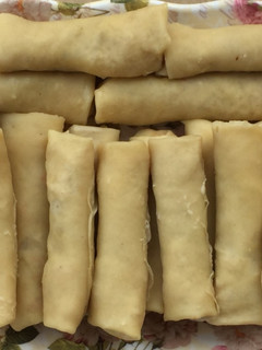 A picture of Spring rolls.