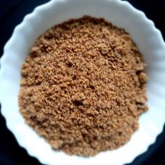A picture of Alsi podi.