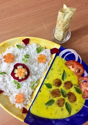 A picture of Gatte aur methi ki kadhi.