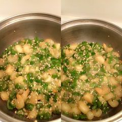 A picture of Okra soup with shrimps.