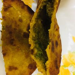 A picture of Rajgira flour matar kachori.