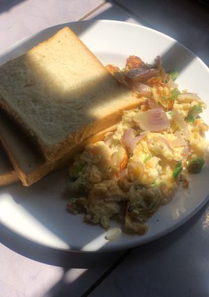 A picture of Spicy fried cheese egg.
