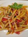 Penne con Pomodorini Freschi, Pancetta Affumicata e Noce Moscata