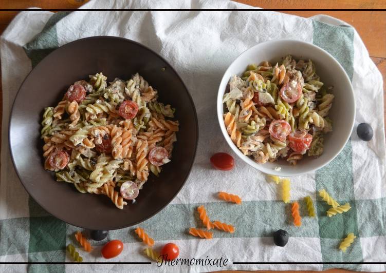 Ensalada de pasta, atún y tomates cherry con Thermomix