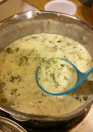 A picture of Cheesy Broccoli Chicken Rice Soup.